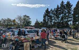 Les photos du vide grenier sont en ligne Connectez vous "photos/vidéos"