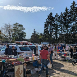 Les photos du vide grenier sont en ligne Connectez vous "photos/vidéos"